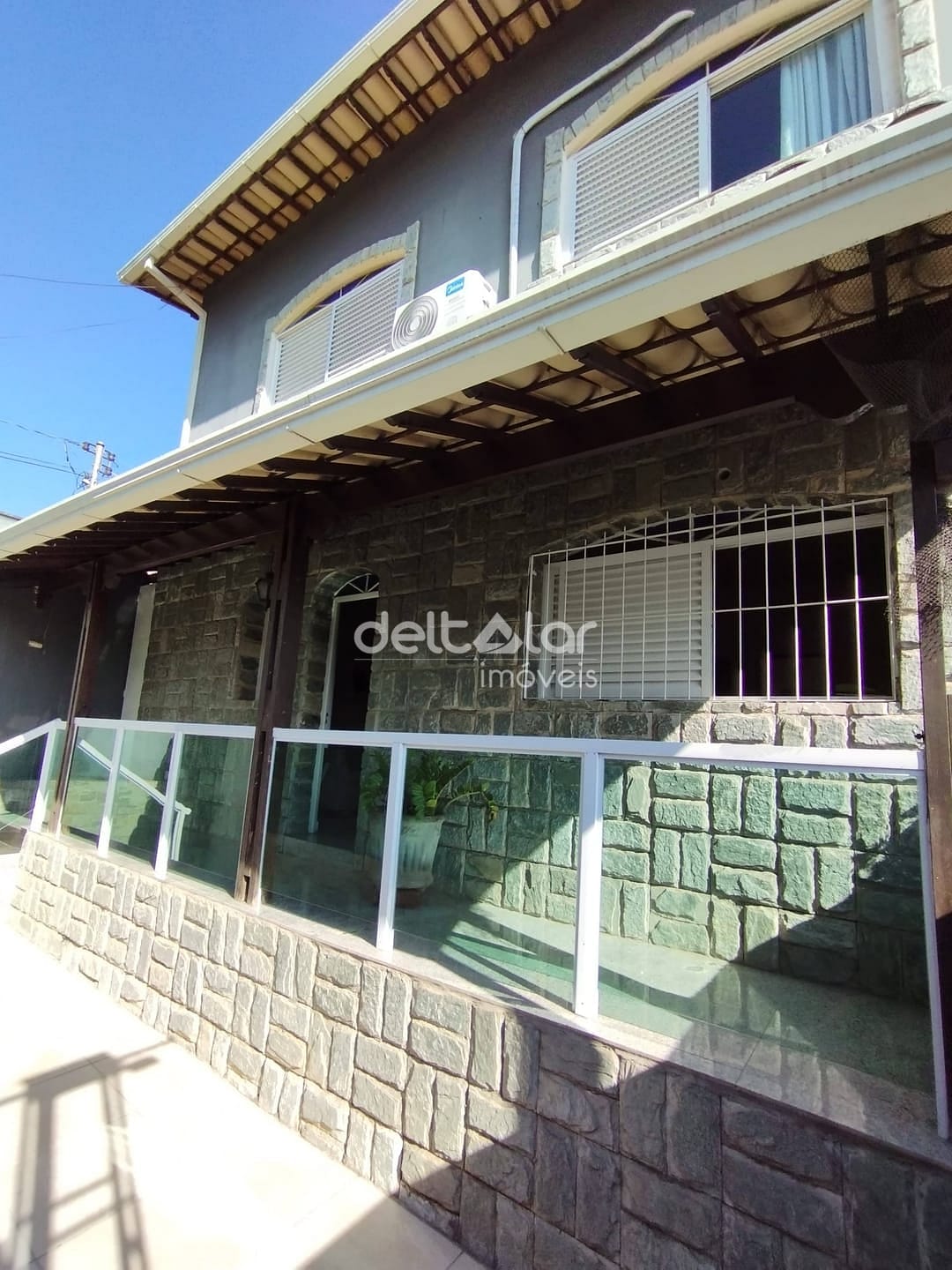 Casa à venda com 4 quartos, 309m² - Foto 2