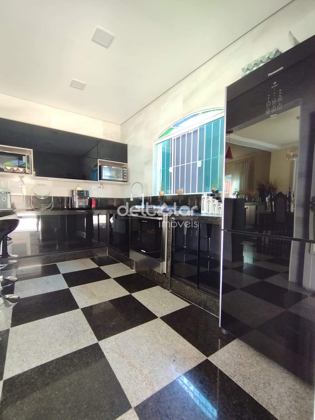 Casa à venda com 4 quartos, 309m² - Foto 17
