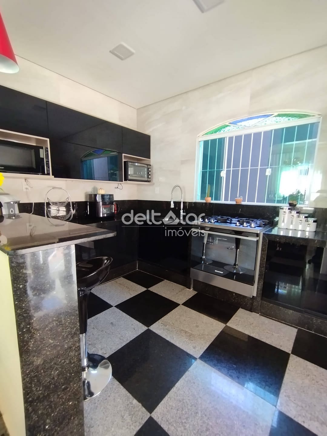 Casa à venda com 4 quartos, 309m² - Foto 18