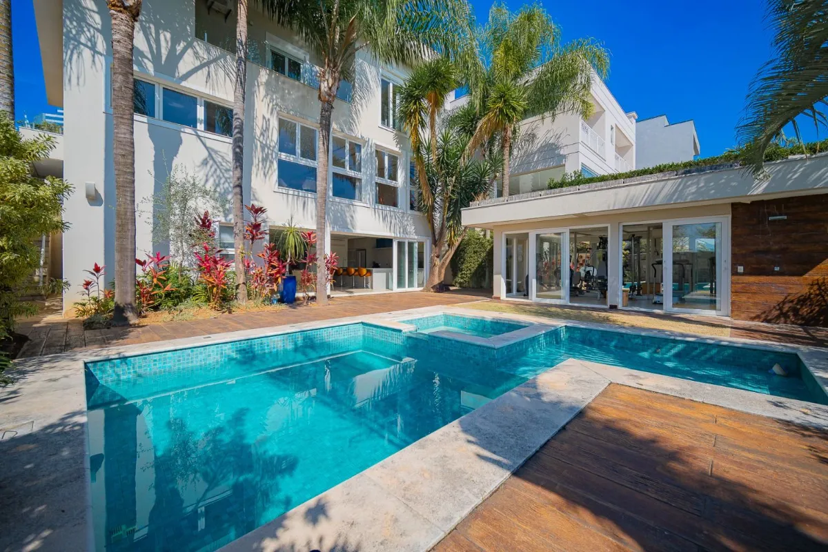 Casa em condomínio para venda com 5 quartos, sendo 5 suítes , 525m²