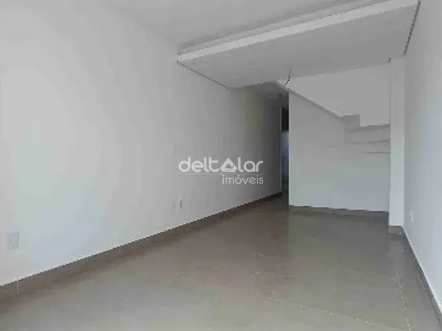 Casa com 109m² 2 quartos e 3 banheiros, à venda, no bairro Rio Branco (Venda Nova) em Belo Horizonte