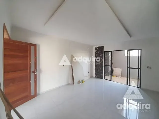 Sobrado 2 quartos e 3 banheiros, à venda, no bairro Boa Vista em Ponta Grossa