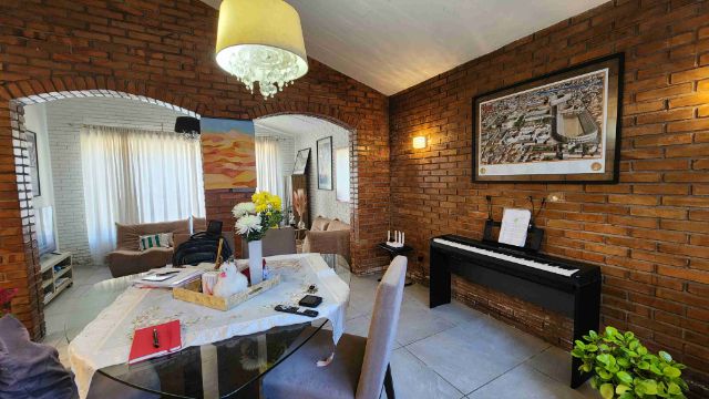 Casa com 300m² 3 quartos e 3 banheiros, à venda, no bairro Três Vendas em Pelotas