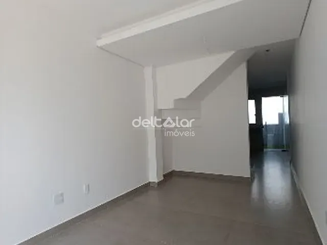 Casa com 122m² 2 quartos e 3 banheiros, à venda, no bairro Santa Mônica em Belo Horizonte
