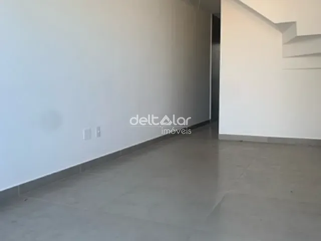 Casa com 122m² 2 quartos e 3 banheiros, à venda, no bairro Santa Mônica em Belo Horizonte