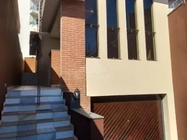 Casa com 230m² 3 quartos e 4 banheiros, à venda, no bairro Jardim Pedroso em Mauá