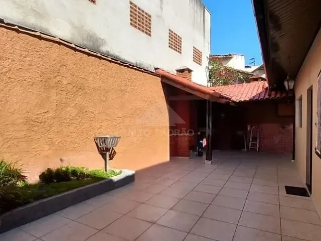 Casa com 230m² 3 quartos e 4 banheiros, à venda, no bairro Jardim Pedroso em Mauá