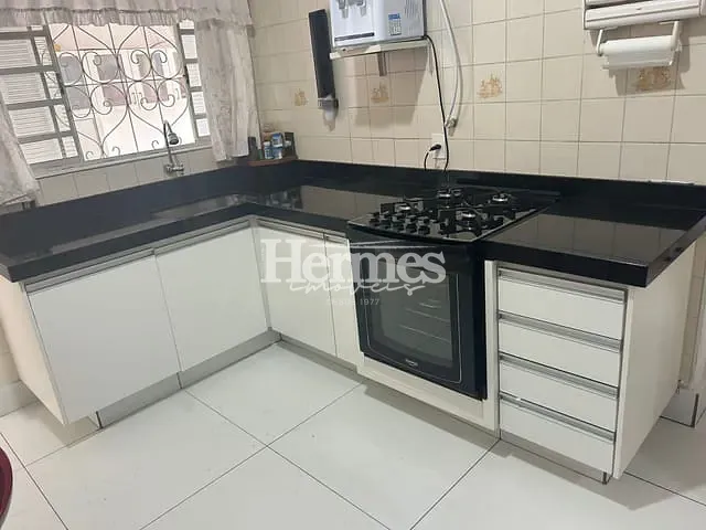 Casa com 300m² 2 quartos e 3 banheiros, à venda, no bairro Jardim Nova Europa em Campinas