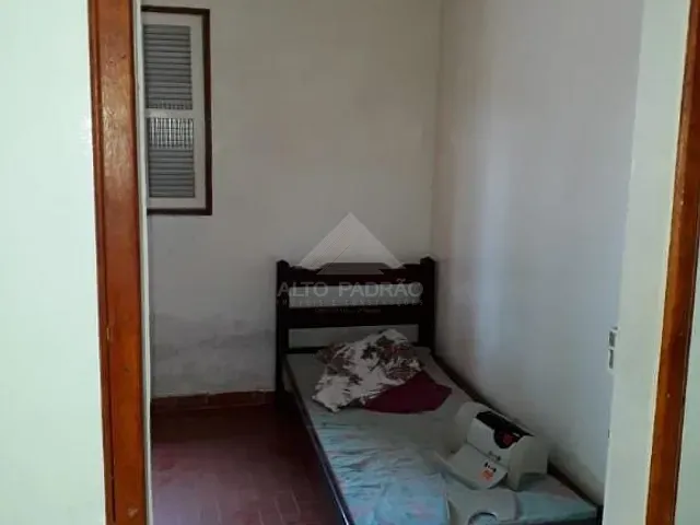 Casa com 300m² 3 quartos e 1 banheiro, à venda, no bairro Vila Santa Rosa em Mauá