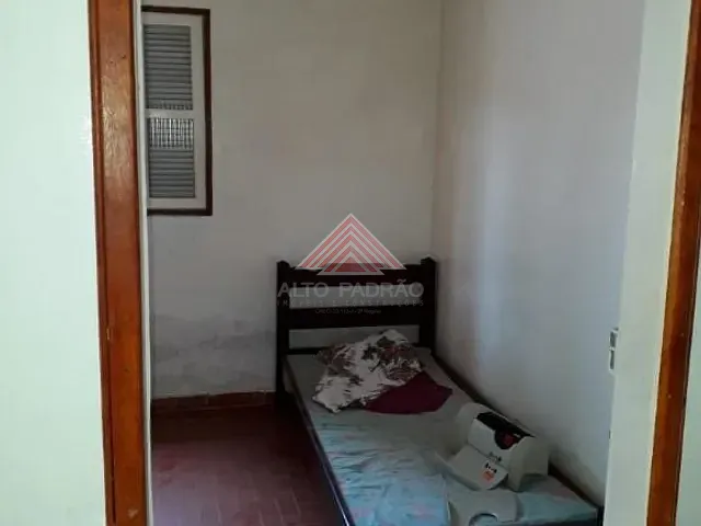 Casa com 300m² 3 quartos e 1 banheiro, à venda, no bairro Vila Santa Rosa em Mauá