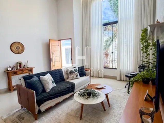 Casa com 250m² 3 quartos e 3 banheiros, à venda, no bairro Residencial Kátia em Goiânia