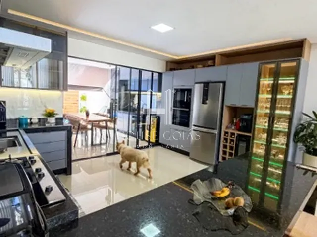 Casa com 250m² 3 quartos e 3 banheiros, à venda, no bairro Residencial Kátia em Goiânia