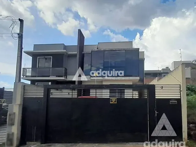 Sobrado 3 quartos e 2 banheiros, à venda, no bairro Estrela em Ponta Grossa