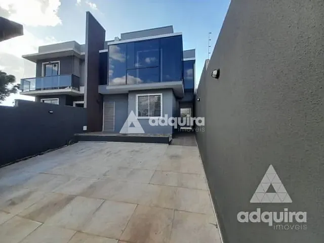 Sobrado 3 quartos e 2 banheiros, à venda, no bairro Estrela em Ponta Grossa