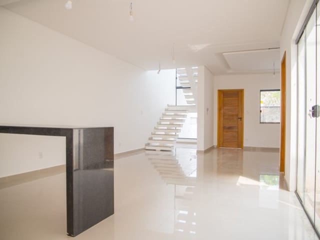 Casa com 150m² 3 quartos e 3 banheiros, à venda, no bairro Piracangaguá (Chácara Flórida) em Taubaté