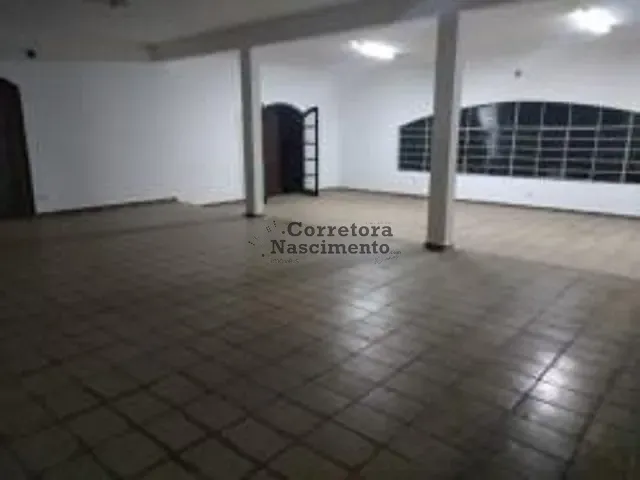 Casa com 2000m² 3 quartos e 3 banheiros, à venda ou para alugar, no bairro Jardim Santa Maria em Jacareí
