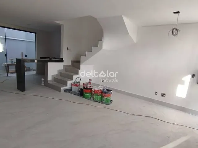Casa com 96m² 3 quartos e 2 banheiros, à venda, no bairro Planalto em Belo Horizonte