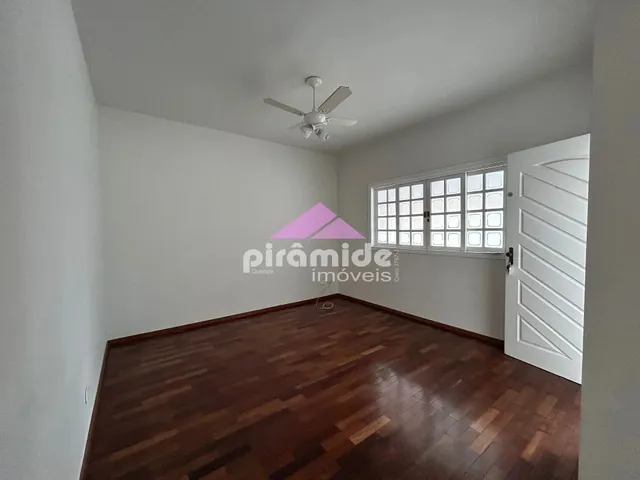 Casa com 360m² 4 quartos e 4 banheiros, à venda ou para alugar, no bairro Urbanova em São José Dos Campos