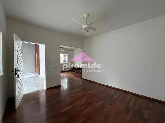 Casa com 360m² 4 quartos e 4 banheiros, à venda ou para alugar, no bairro Urbanova em São José Dos Campos