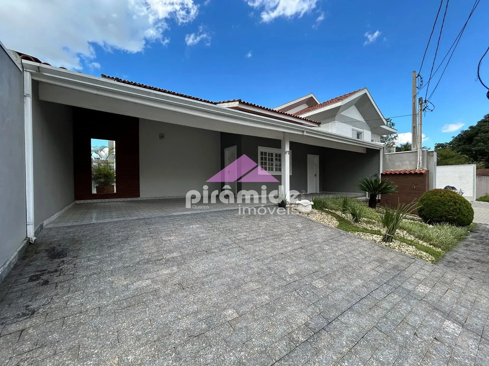 Casa, 4 quartos, 298 m² - Foto 2