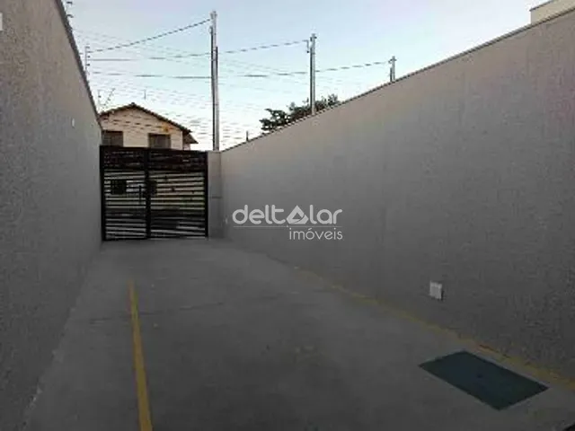 Casa com 122m² 2 quartos e 3 banheiros, à venda, no bairro Santa Mônica em Belo Horizonte