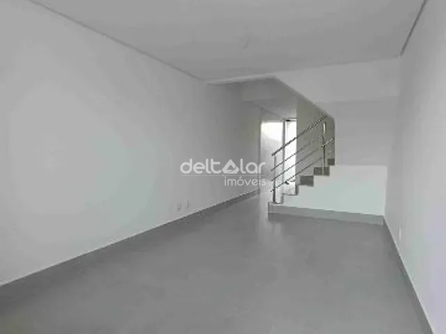 Casa com 122m² 2 quartos e 3 banheiros, à venda, no bairro Santa Mônica em Belo Horizonte