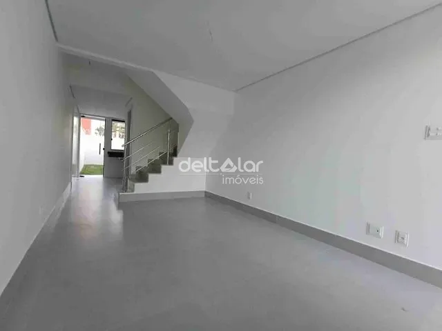 Casa com 122m² 2 quartos e 3 banheiros, à venda, no bairro Santa Mônica em Belo Horizonte