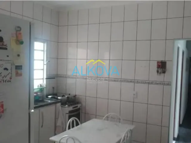 Casa 3 quartos e 1 banheiro, à venda, no bairro Conjunto Residencial Galo Branco em São José dos Campos