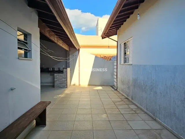 Casa 4 quartos e 3 banheiros, à venda, no bairro Bosque em Vinhedo