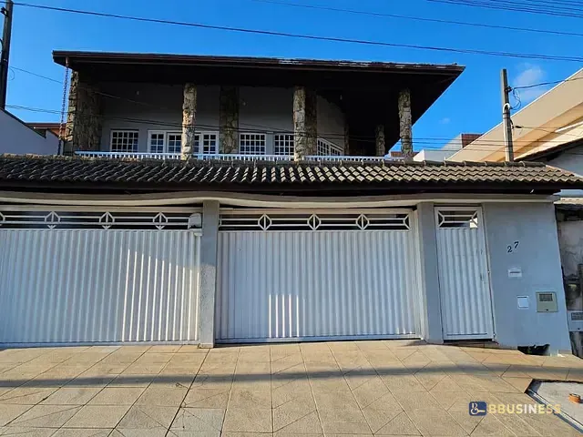 Casa 4 quartos e 3 banheiros, à venda, no bairro Bosque em Vinhedo