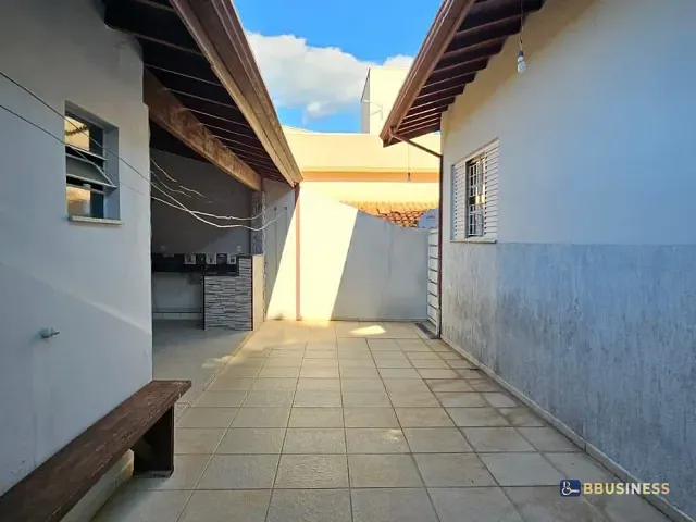 Casa 4 quartos e 3 banheiros, à venda, no bairro Bosque em Vinhedo