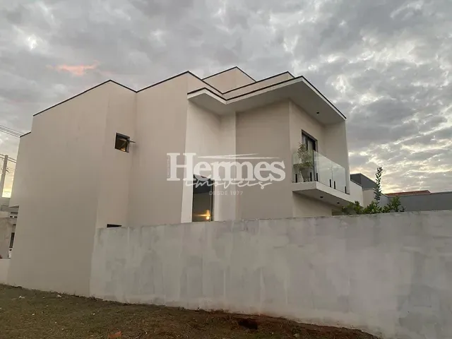Casa com 200m² 3 quartos e 4 banheiros, à venda, no bairro Vila Monte Alegre em Paulínia