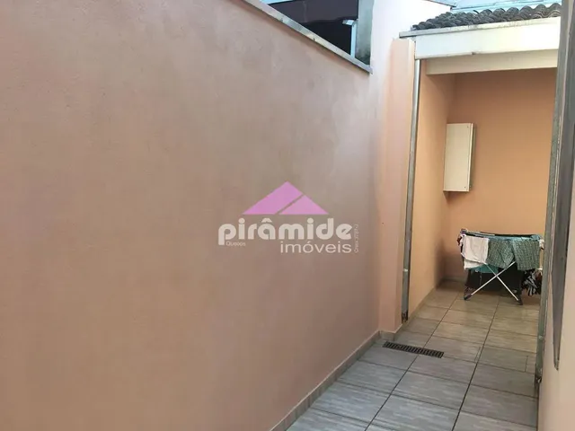 Casa com 125m² 2 quartos e 1 banheiro, à venda, no bairro Jardim Pararangaba em São José Dos Campos