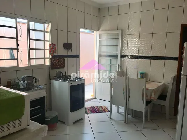 Casa com 125m² 2 quartos e 1 banheiro, à venda, no bairro Jardim Pararangaba em São José Dos Campos