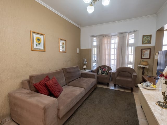 Casa com 300m² 3 quartos e 2 banheiros, à venda, no bairro Laranjal em Pelotas