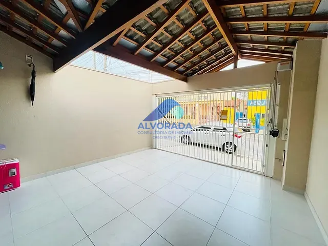Casa com 137m² 4 quartos e 1 banheiro, à venda, no bairro Jardim das Indústrias em São José dos Campos