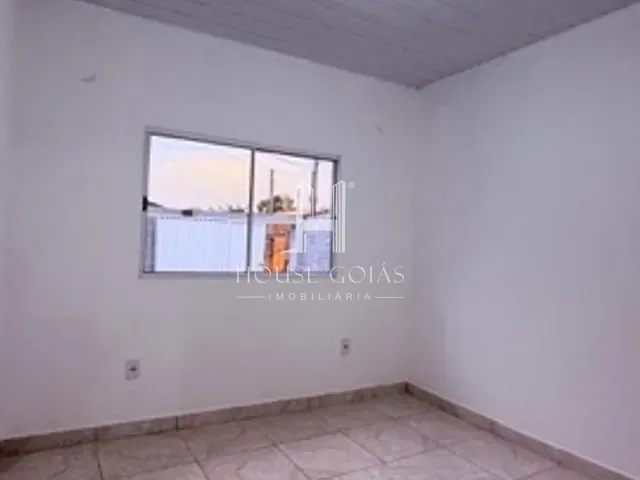 Casa com 187m² 2 quartos e 1 banheiro, à venda, no bairro Parque Los Angeles  em Goianira