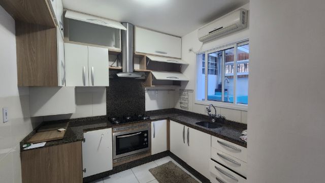 Casa com 152m² 3 quartos e 2 banheiros, à venda, no bairro Laranjal em Pelotas