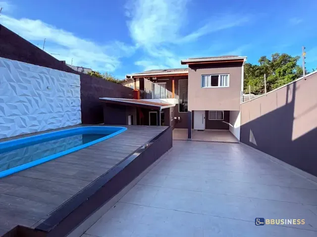 Casa 3 quartos e 4 banheiros, à venda, no bairro Parque da Figueira em Campinas