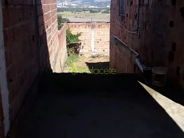Casa com 3m² 2 quartos e 1 banheiro, à venda, no bairro Santa Luzia em Guaratinguetá