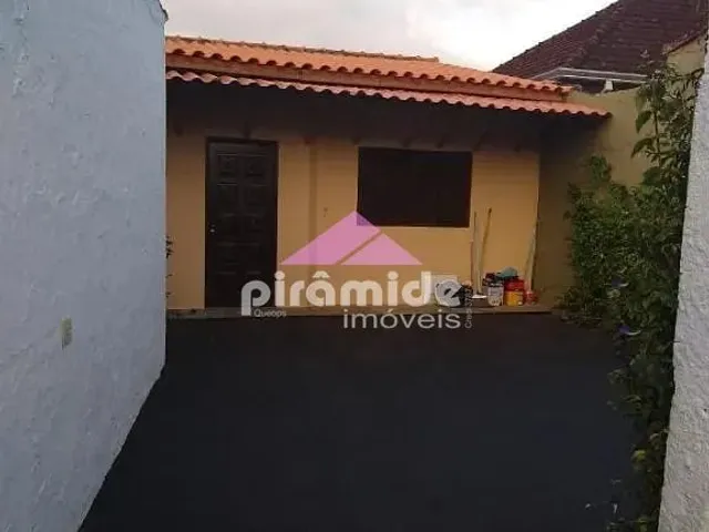Casa com 330m² 4 quartos e 2 banheiros, à venda, no bairro Centro em Caraguatatuba