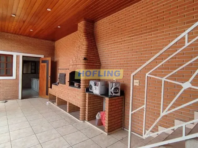 Casa com 300m² 3 quartos e 3 banheiros, à venda ou para alugar, no bairro Santana em Rio Claro