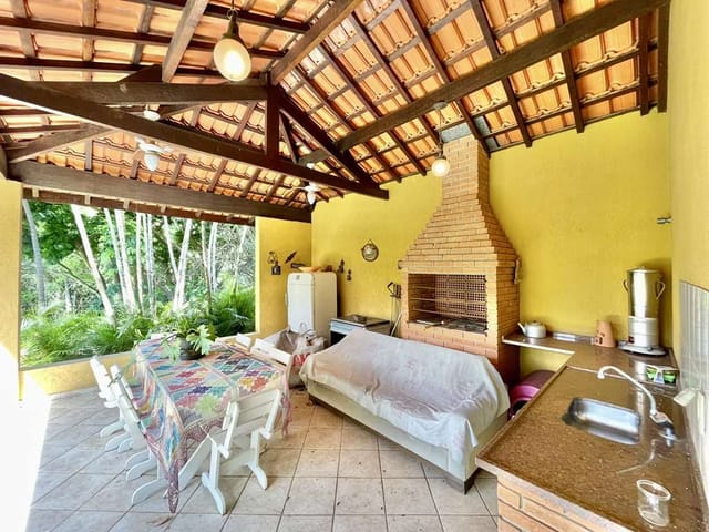 Casa com 1262m² 4 quartos e 3 banheiros, à venda, no bairro Chácara Vale do Rio Cotia em Carapicuíba