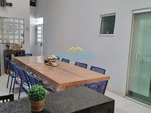 Casa com 250m² 3 quartos e 2 banheiros, à venda, no bairro Parque Residencial Flamboyant em São José dos Campos