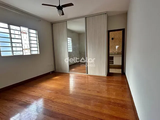Casa com 180m² 3 quartos e 3 banheiros, à venda, no bairro Santa Amélia em Belo Horizonte