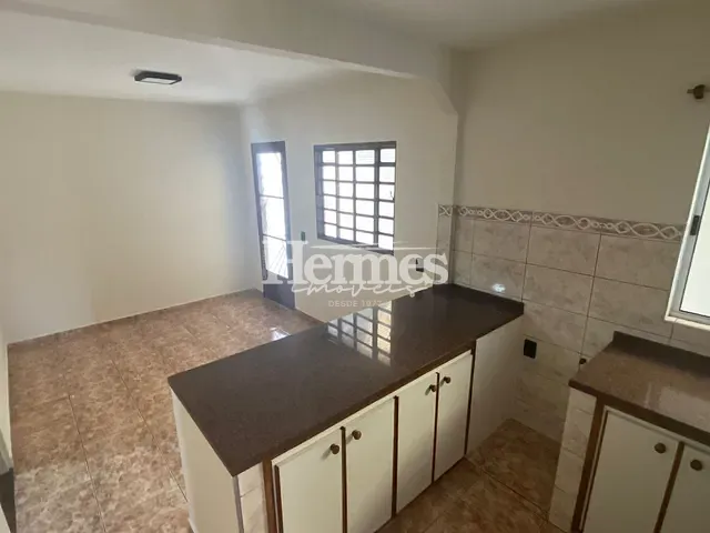 Casa com 200m² 3 quartos e 1 banheiro, à venda, no bairro Jardim Planalto em Paulínia
