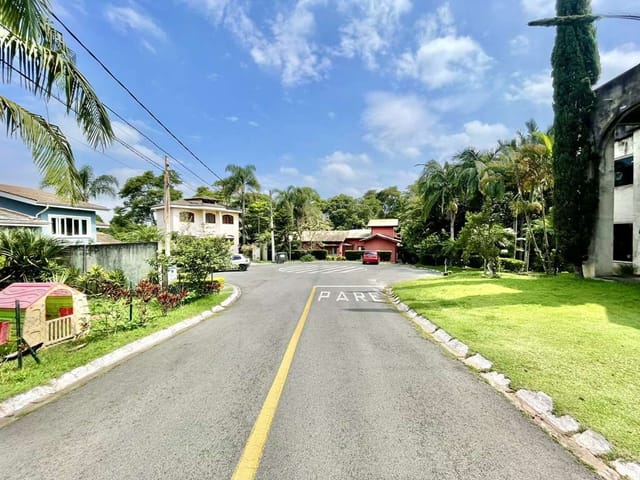 Casa com 625m² 5 quartos e 6 banheiros, à venda, no bairro São Fernando Residência em Barueri