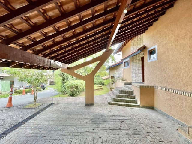 Casa com 625m² 5 quartos e 6 banheiros, à venda, no bairro São Fernando Residência em Barueri