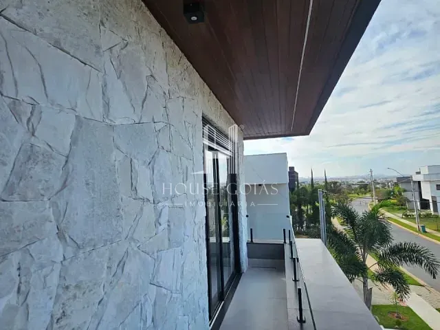 Casa com 317m² 4 quartos e 5 banheiros, à venda, no bairro Jardim Cristal em Aparecida de Goiânia