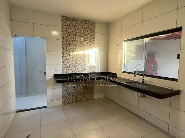Casa com 207m² 2 quartos e 3 banheiros, à venda, no bairro Residencial Jardim Canedo em Senador Canedo